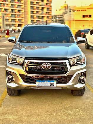 TOYOTA HILUX 2.8 SRX 4X4 CD 16V DIESEL 4P AUTOMÁTICO